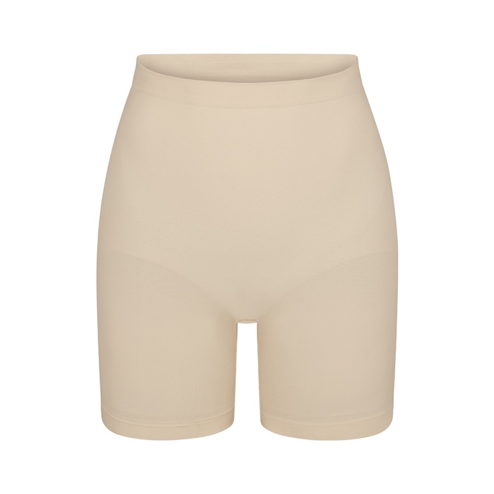 77. $38 NWOT SKIMS Sculpting Seamless Shapewear Shorts - Beige